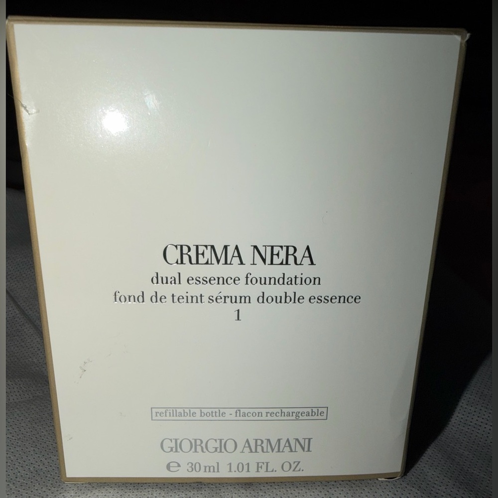 Giorgio Armani Dual Essence Foundation Shade 1. NIB. Refillable